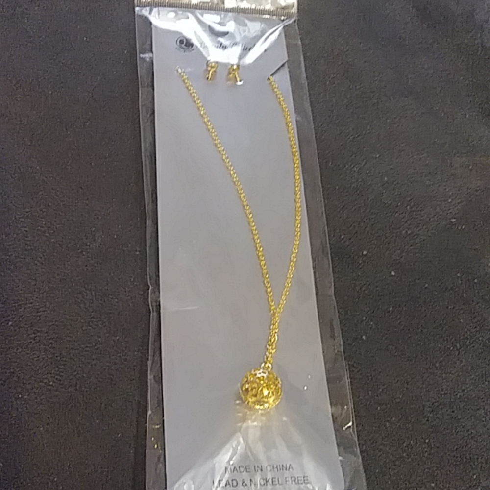 Set Earrings and Cystal Ball